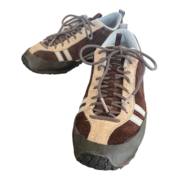 The North Face Shoes - The North Face APT 5 brown suede hiking lace up shoe sz 8.5 excellent condition